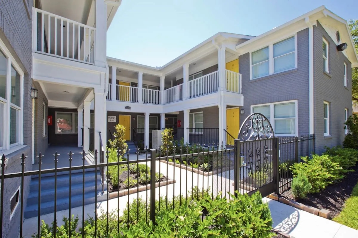1548 Ashland Apartments